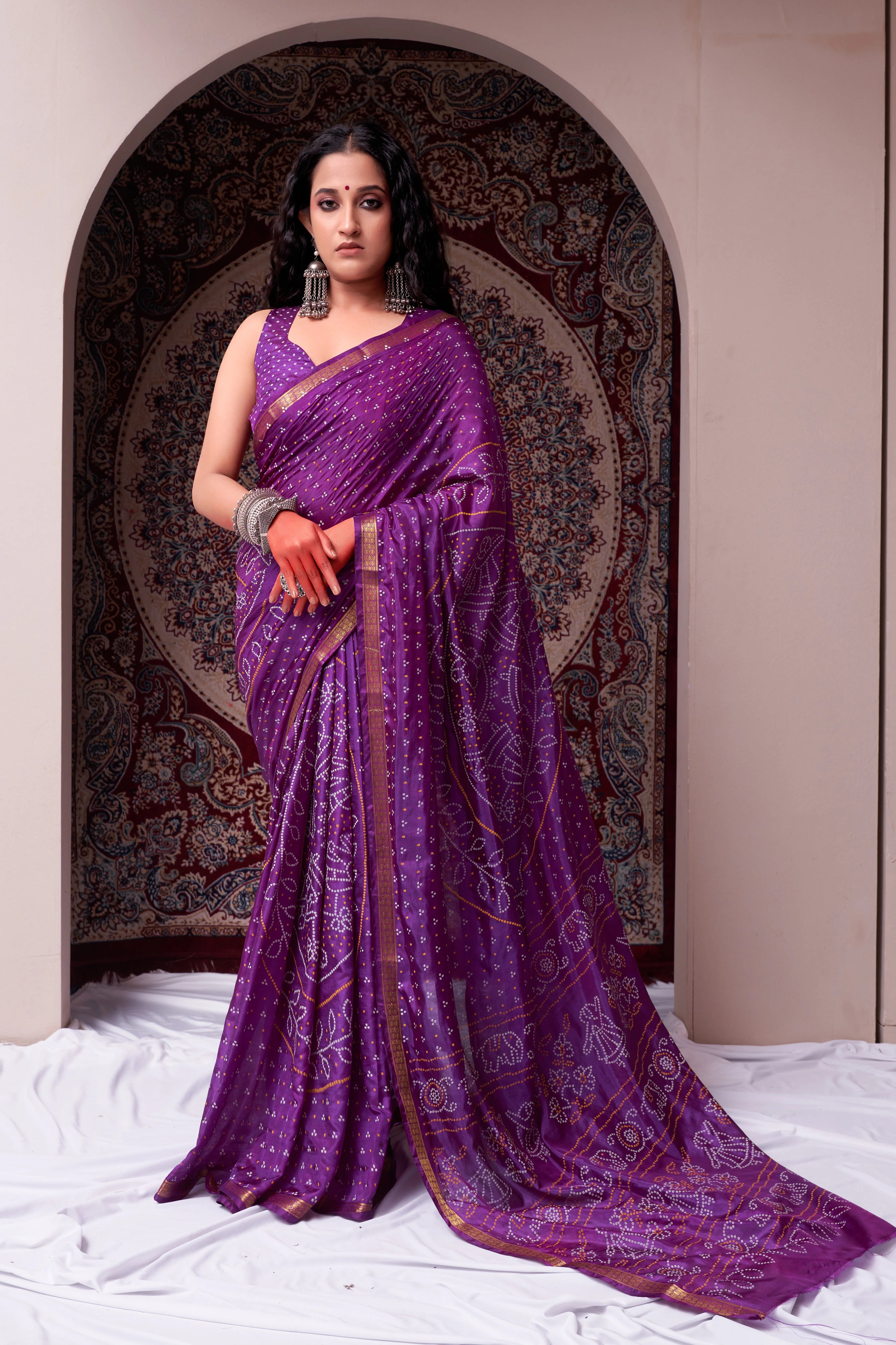 BurgundySilkBandhaniDailyWearSaree1.webp