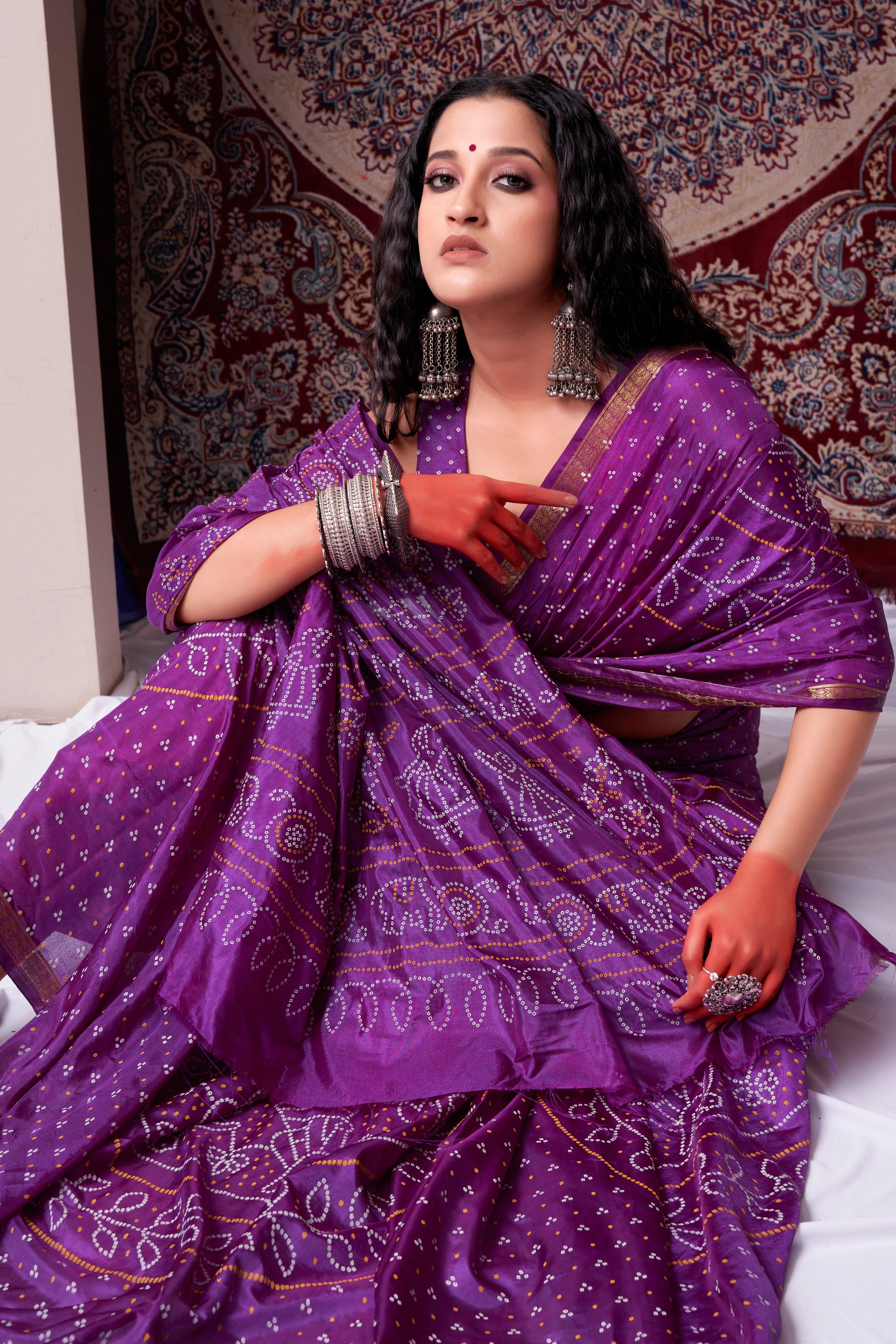 BurgundySilkBandhaniDailyWearSaree2.webp