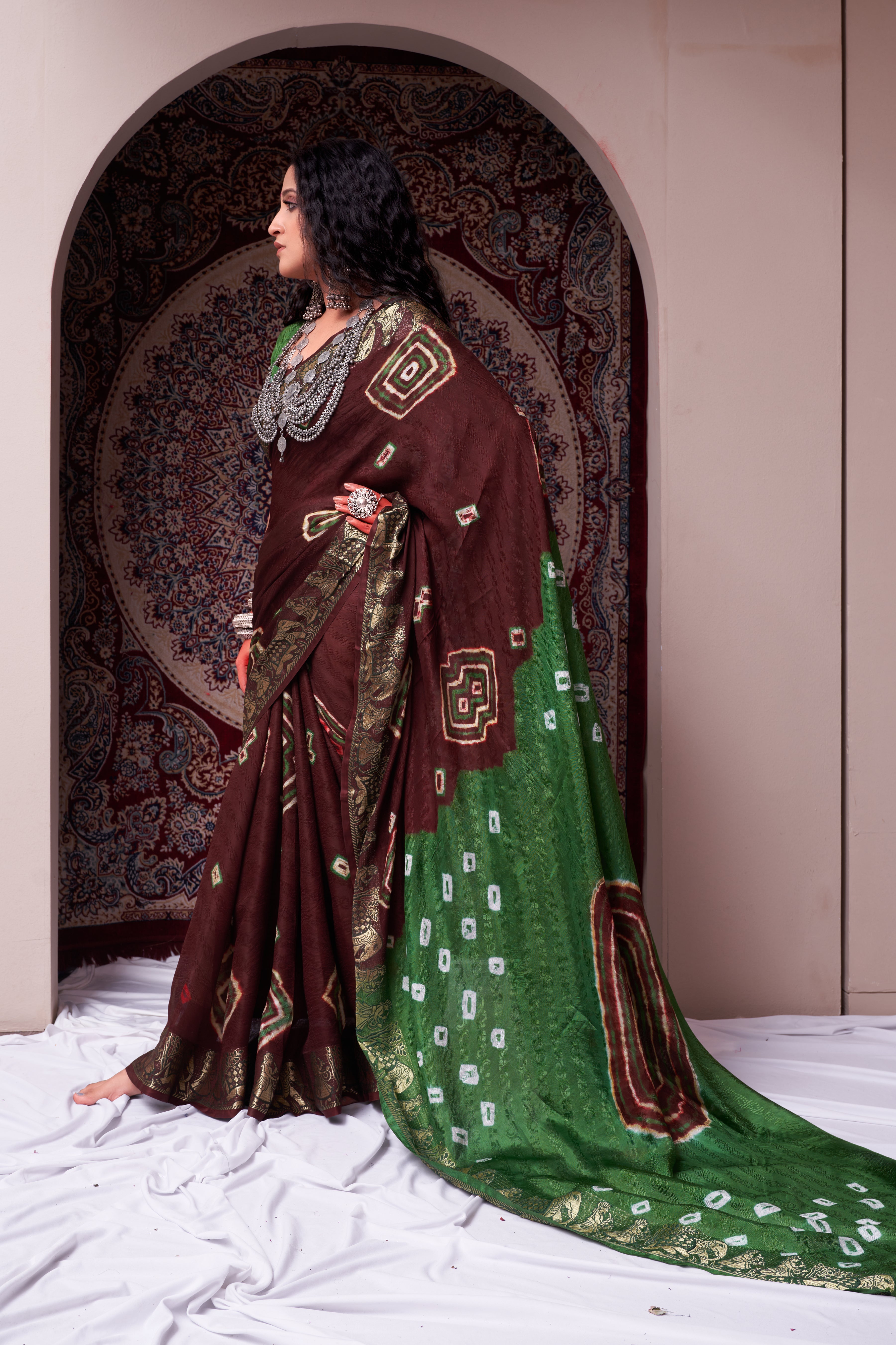 Elegant Mocha Brown Jaquard Silk Bandhani Saree 5