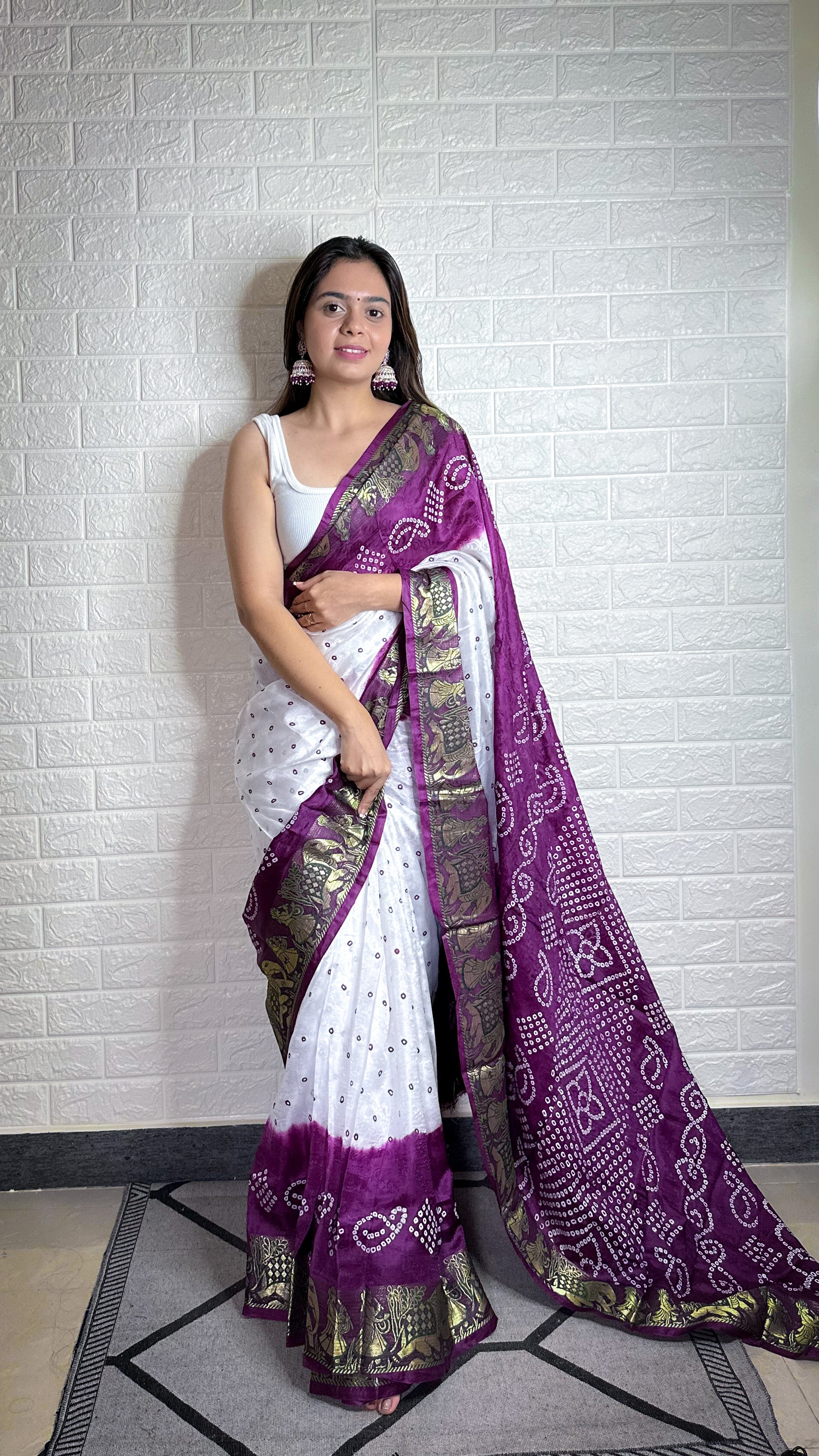 Radiant Magenta Jaquard Silk Bandhani Saree 6