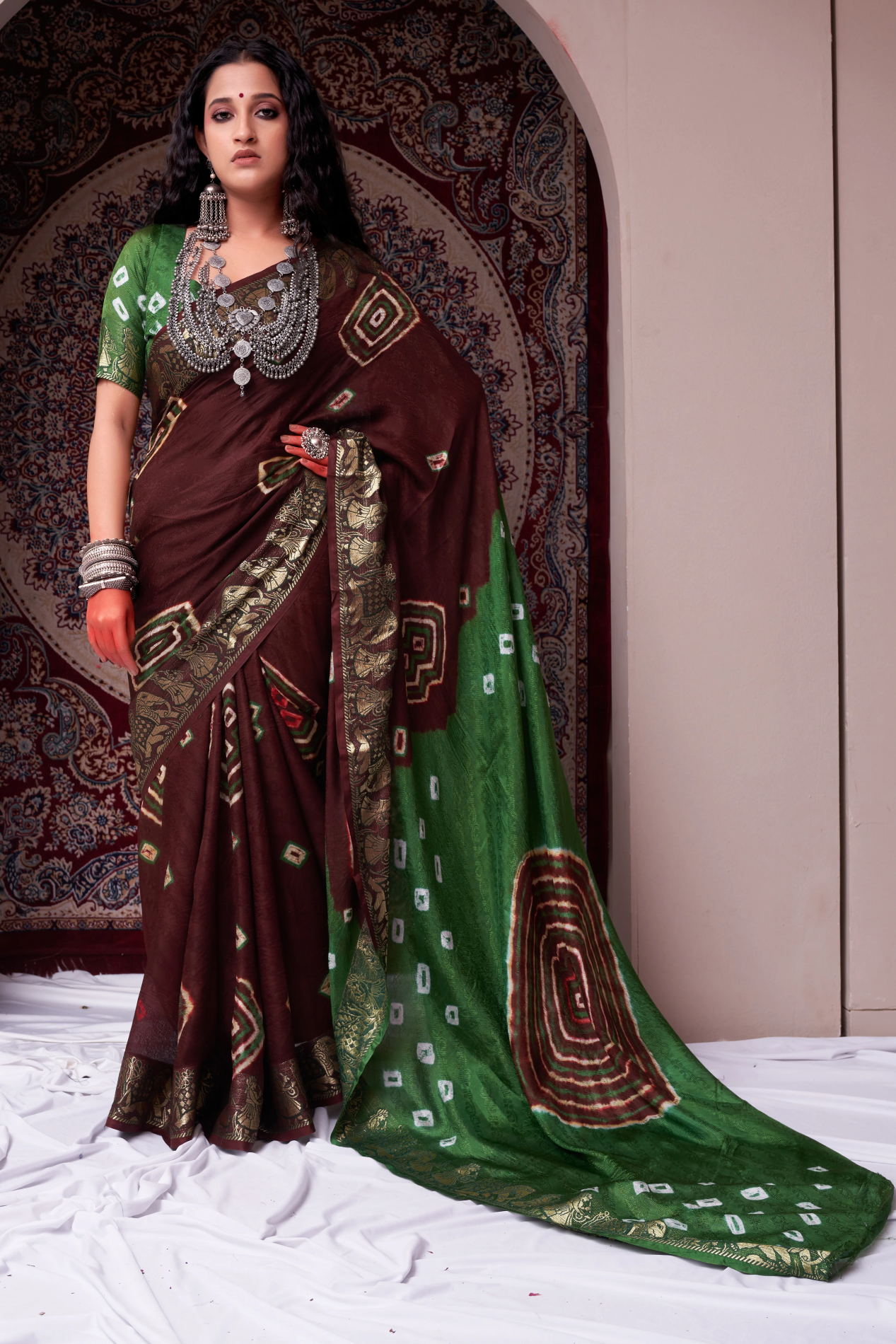 MochaBrownJaquardSilkBandhaniPartyWearSaree1_242adf02-0479-4acd-a15a-57bd30113a79.png