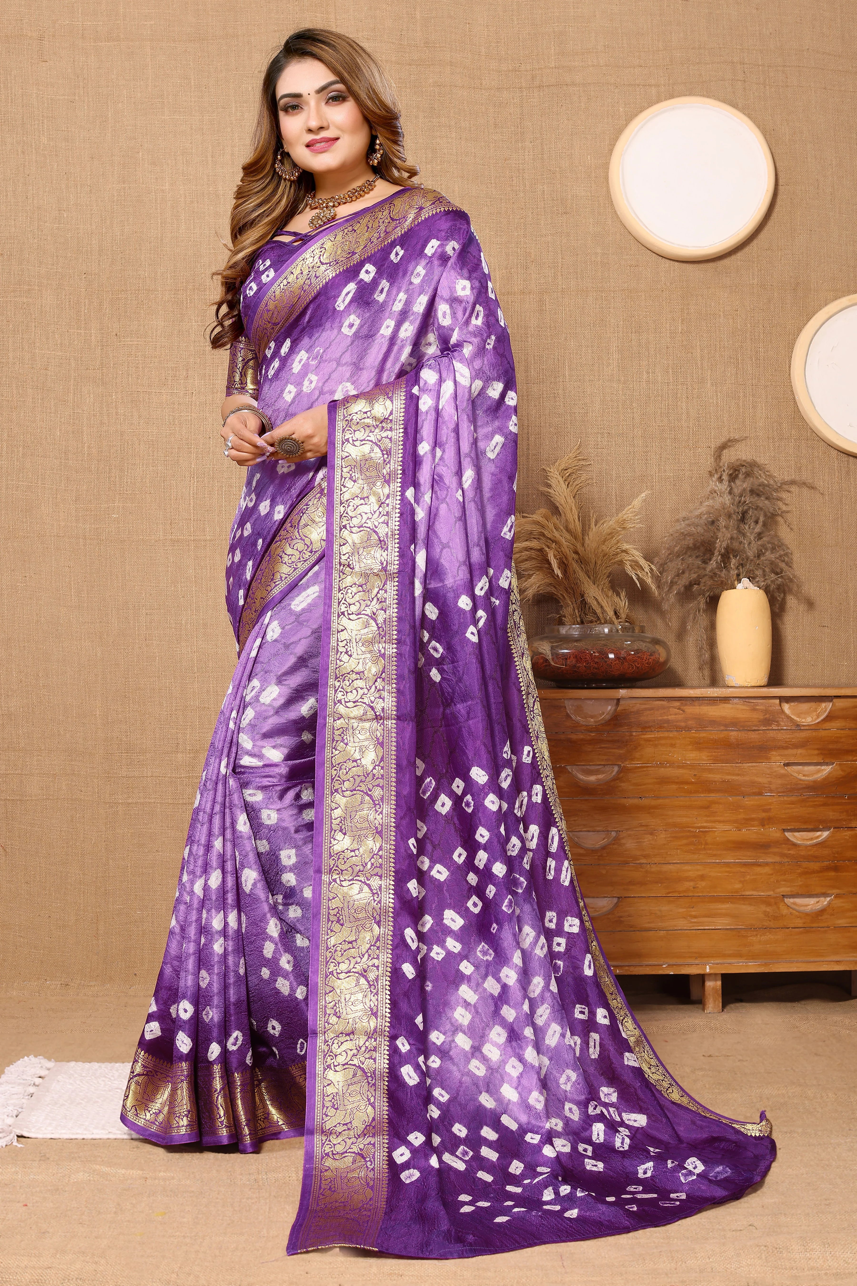 Elegant Purple Orchid Jaquard Silk Bandhani Saree