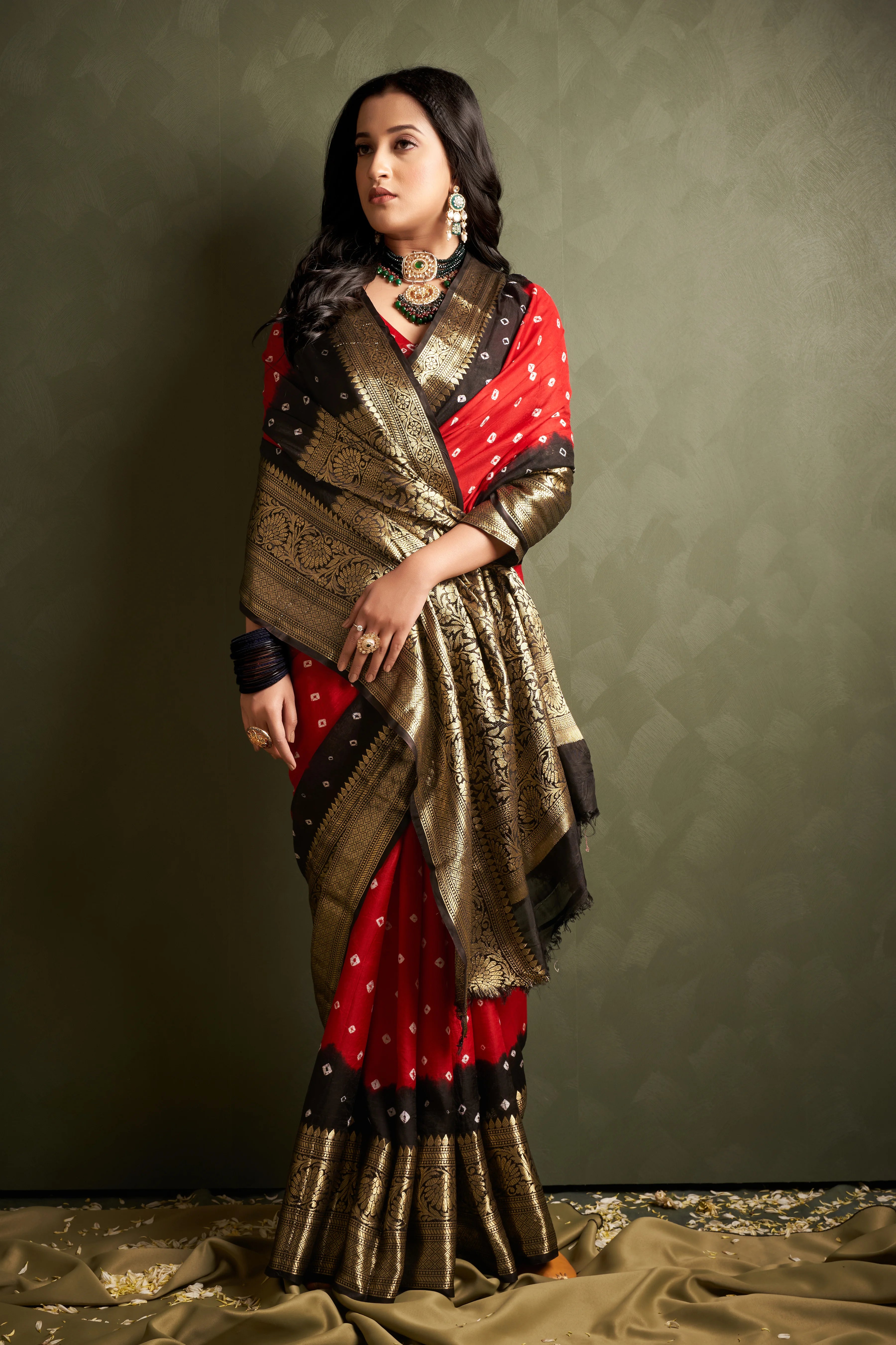 RedKanjeevaramSilkBandhaniWeddingSaree2.webp