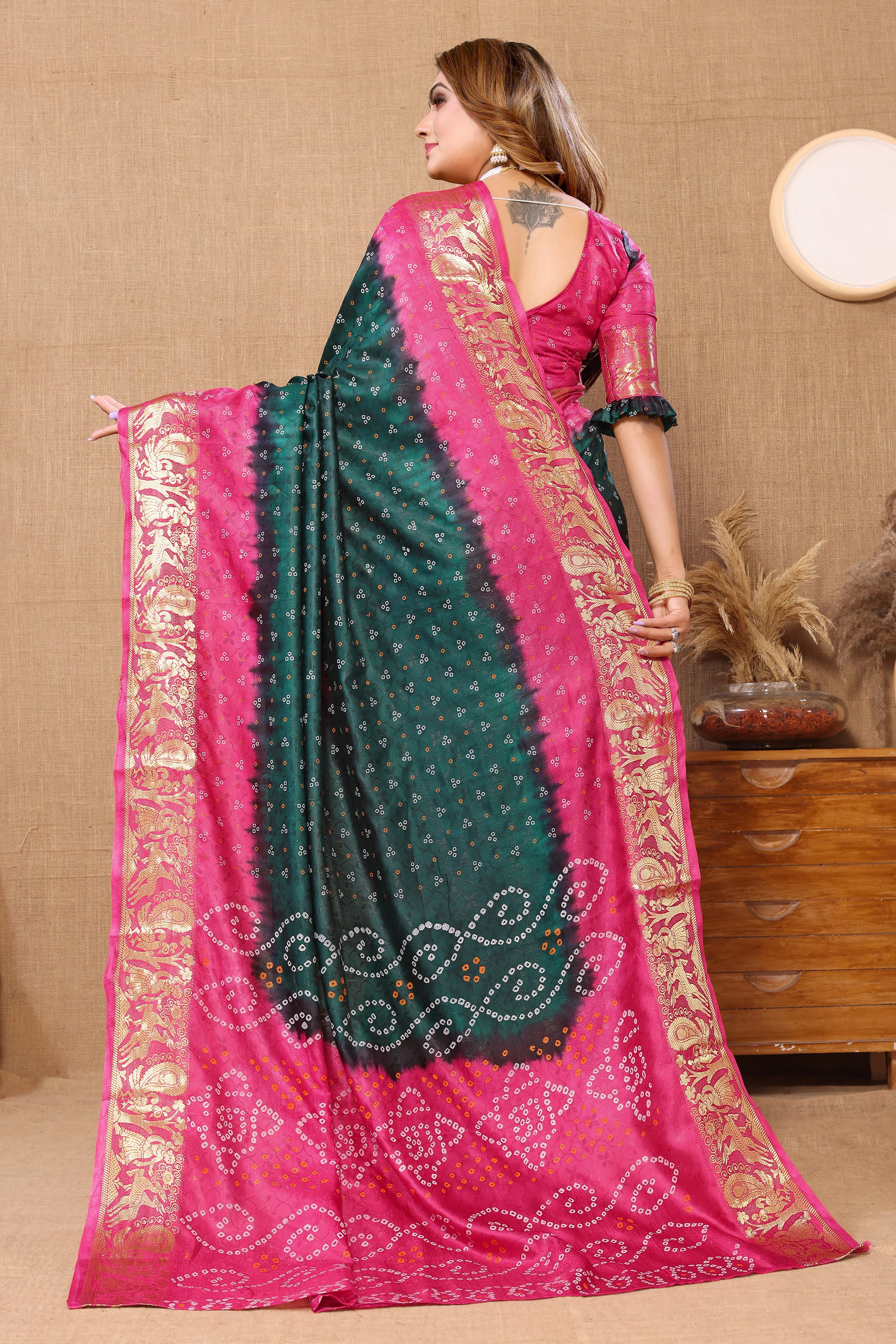 Splendid Green Jaquard Silk Bandhani Saree