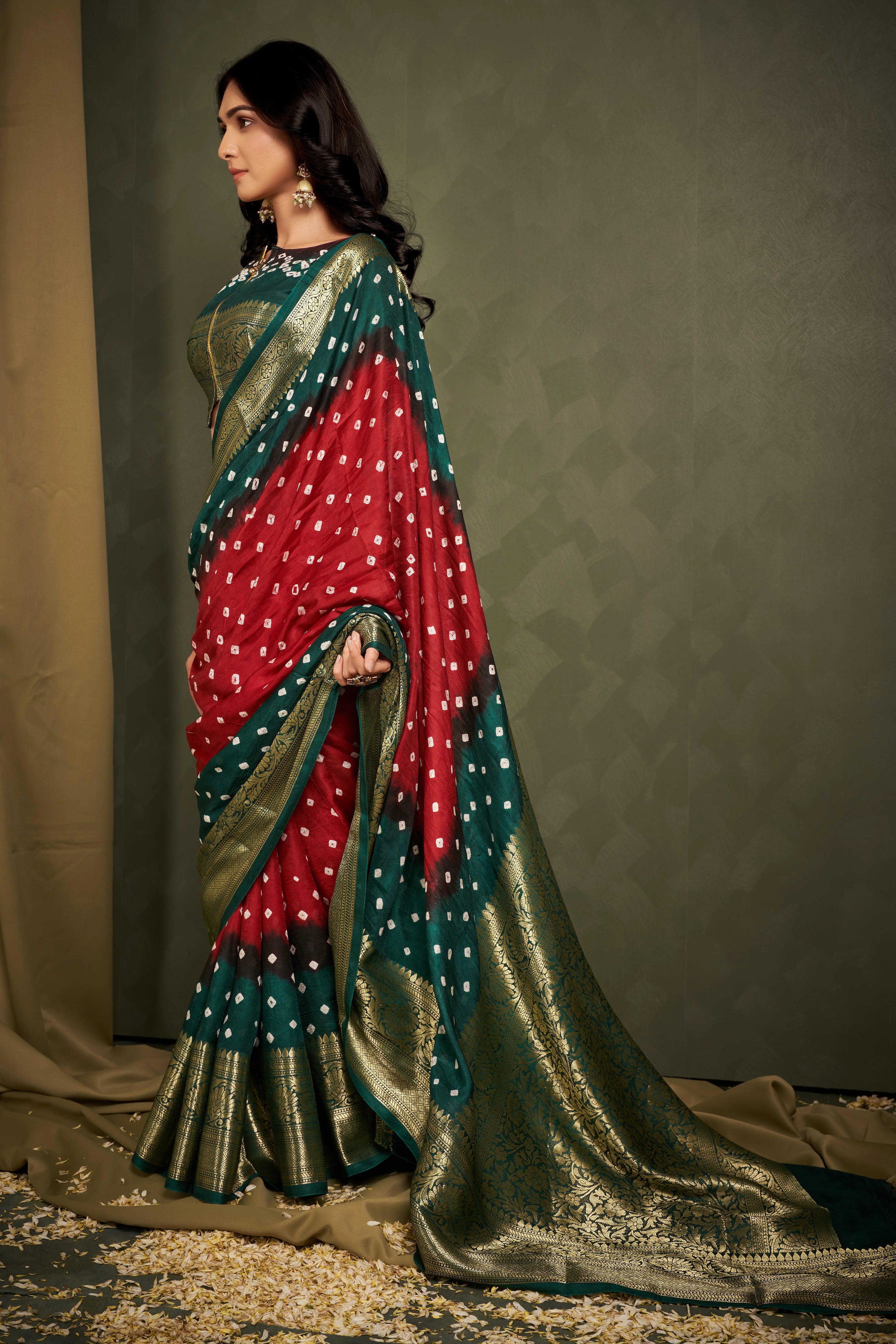 WineMaroonKanjeevaramSilkBandhaniWeddingSaree2.webp